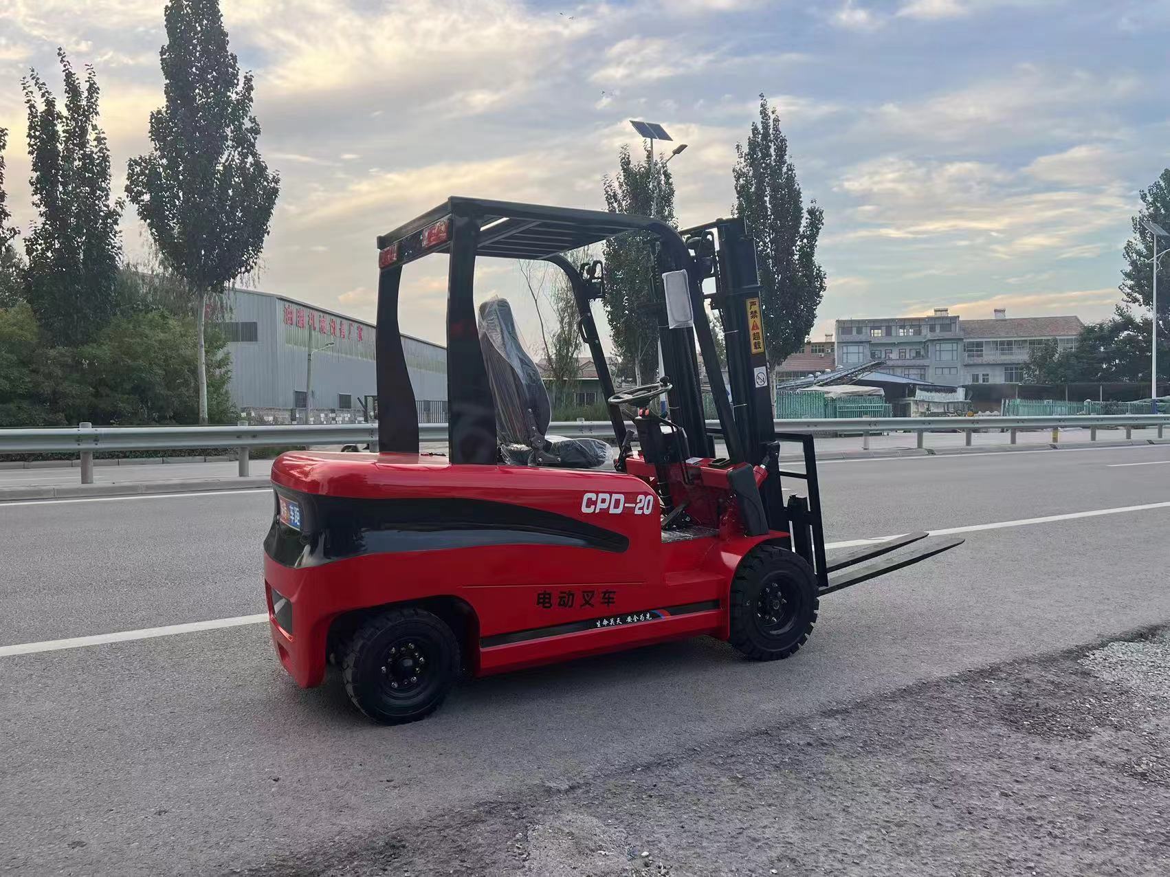 Red CPD-20 electric counterbalance forklift